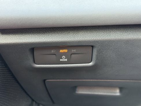 New 2026 Volkswagen Tiguan SE image 25