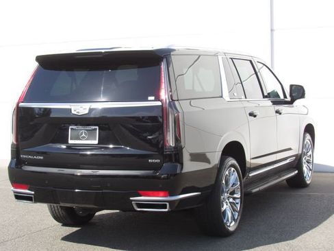 Used 2021 Cadillac Escalade ESV Premium Luxury w/ LPO, Radiant Package AWD/4WD image 6