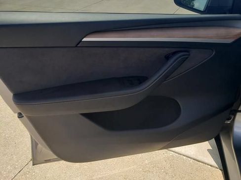 Used 2024 Tesla Model Y Performance AWD/4WD image 13