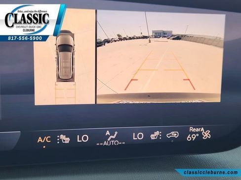 Used 2025 Buick Enclave Preferred image 18