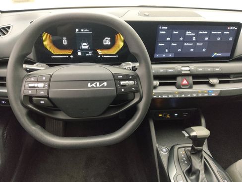 Used 2025 Kia K4 FWD image 22