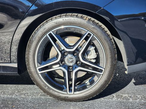 Used 2025 Mercedes-Benz CLA 250 image 11