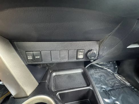 Used 2014 Toyota RAV4 LE AWD/4WD image 13