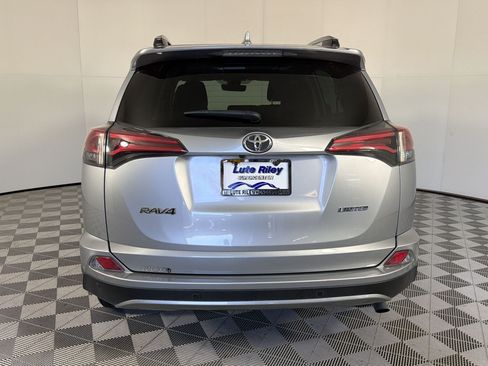 Used 2017 Toyota RAV4 Limited FWD image 10