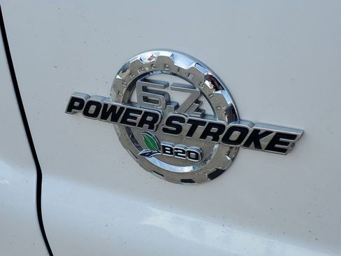 Used 2016 Ford F250 Lariat w/ Lariat Ultimate Package AWD/4WD image 36