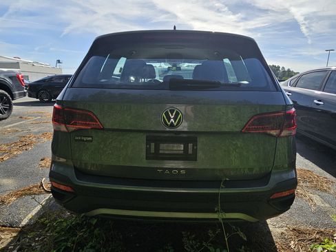 Used 2022 Volkswagen Taos S image 9