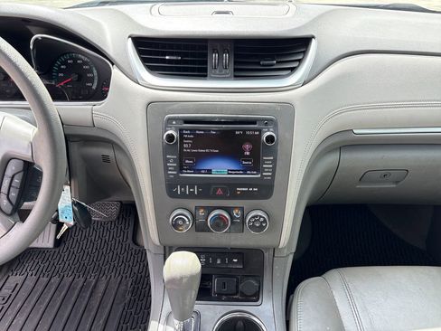 Used 2015 Chevrolet Traverse LS FWD image 23