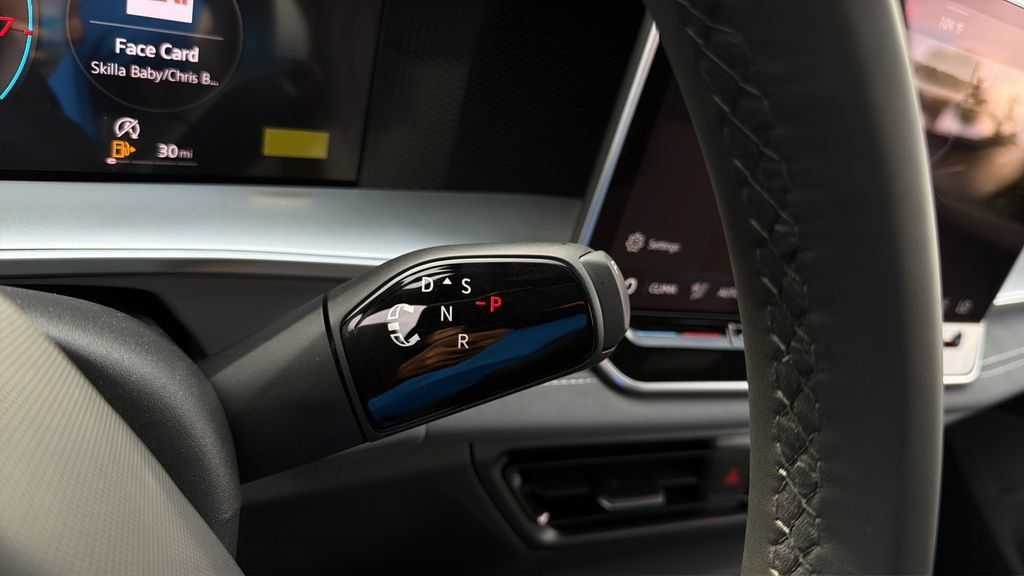 New 2026 Volkswagen Tiguan SE R-Line FWD image 15