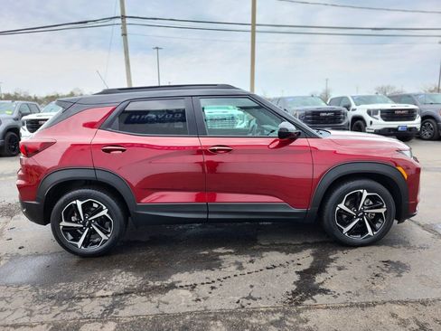 Used 2022 Chevrolet TrailBlazer RS w/ Sun and Liftgate Package image 6
