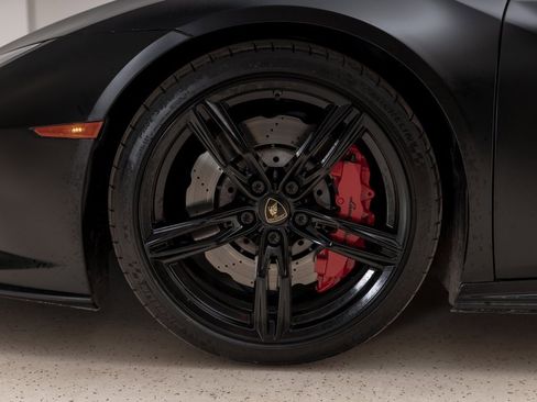 Used 2020 Lamborghini Huracan EVO image 46