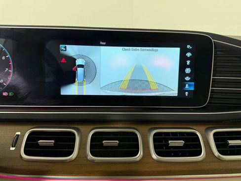 Used 2022 Mercedes-Benz GLS 450 4MATIC image 26