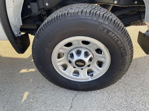Used 2025 Chevrolet Silverado 3500 W/T w/ WT/CX Safety Package AWD/4WD image 28