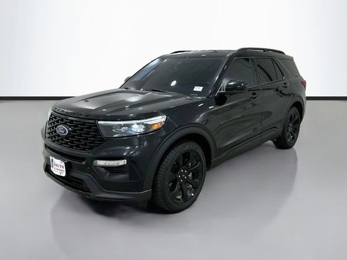 Used 2024 Ford Explorer ST-Line w/ Class IV Trailer Tow Package RWD image 3