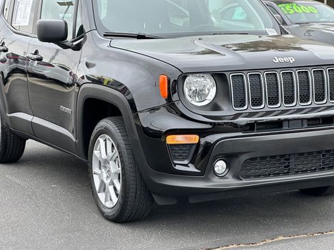 Certified 2022 Jeep Renegade Latitude image 12