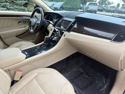 Used 2015 Ford Taurus Limited w/ Equipment Group 301A FWD image 29