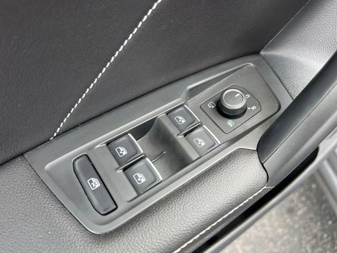 Used 2023 Volkswagen Tiguan SEL R-Line AWD/4WD image 31