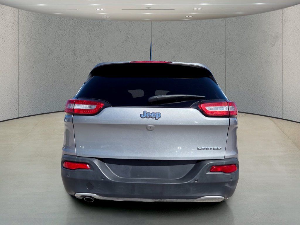Used 2017 Jeep Cherokee Limited w/ Technology Group FWD image 7