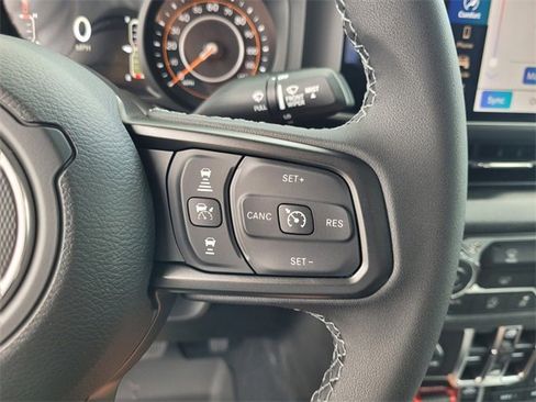 New 2025 Jeep Gladiator Sport image 28