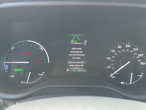 Certified 2024 Toyota Sienna XLE FWD image 24