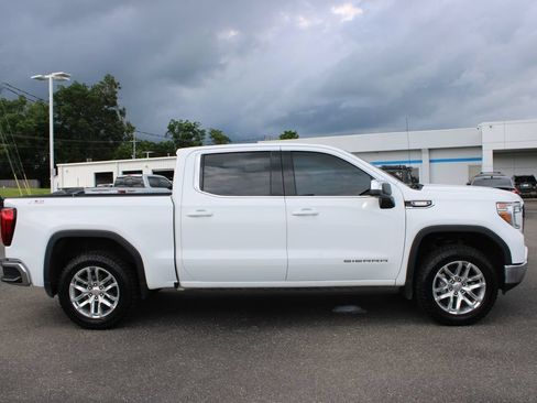 Used 2021 GMC Sierra 1500 SLE w/ X31 Off-Road Package AWD/4WD image 11