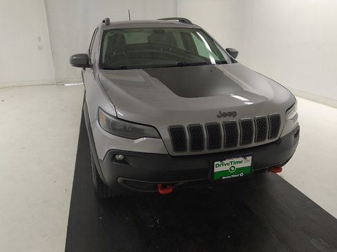Used 2019 Jeep Cherokee Trailhawk w/ Cold Weather Group AWD/4WD image 14