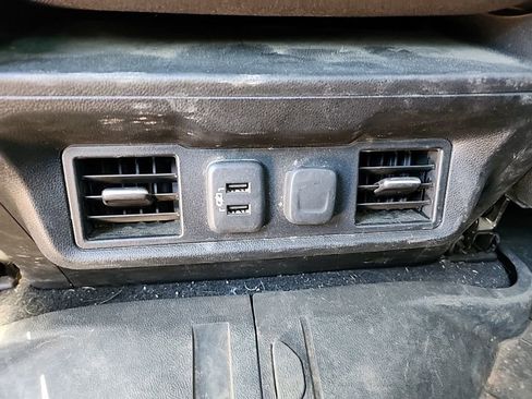 Certified 2021 Chevrolet Silverado 1500 LT w/ Z71 Off-Road Package AWD/4WD image 34
