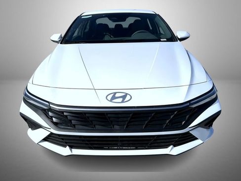 New 2026 Hyundai Elantra Hybrid FWD image 2