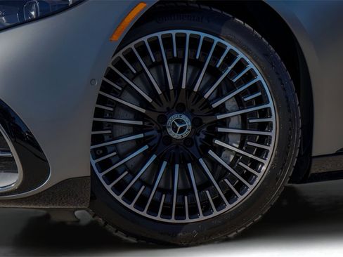 Used 2022 Mercedes-Benz EQS 580 4MATIC Sedan image 31