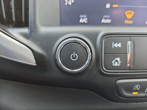 Used 2024 GMC Terrain SLT image 35