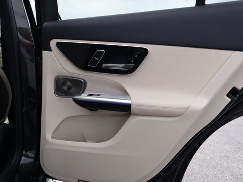 Used 2026 Mercedes-Benz GLC 300 image 24