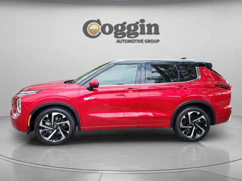 Used 2023 Mitsubishi Outlander SEL AWD/4WD image 2