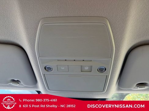 Certified 2025 Nissan Kicks SR FWD image 28