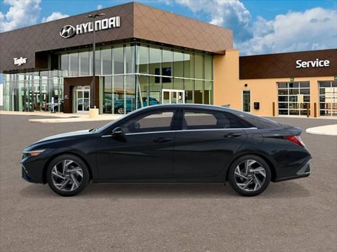 New 2026 Hyundai Elantra Limited image 3