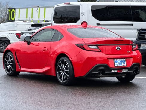 Used 2023 Toyota GR86 Base w/ ALL Weather Mat Package (TMS) image 4