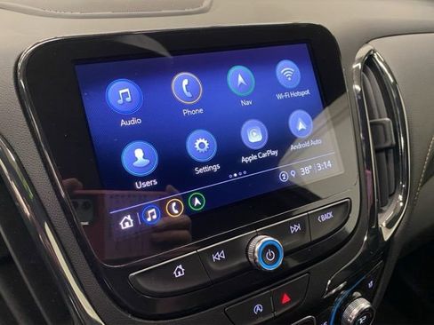 Used 2023 Chevrolet Equinox Premier image 10