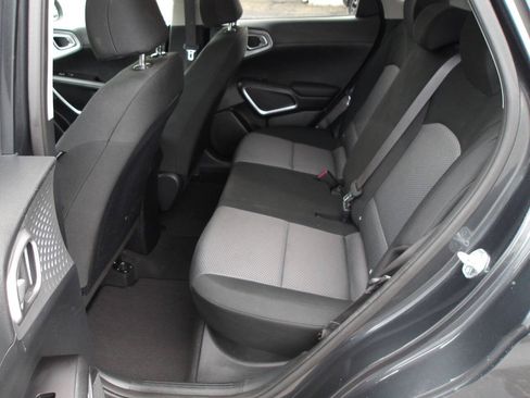 Used 2023 Kia Soul LX w/ LX Technology Package FWD image 22