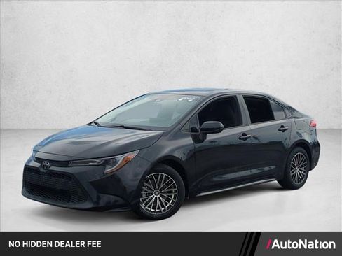 Used 2022 Toyota Corolla LE FWD image 1