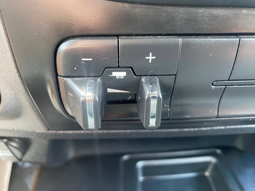 Used 2018 RAM 2500 Tradesman w/ Chrome Appearance Group AWD/4WD image 15