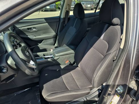 Used 2024 Nissan Sentra SV FWD image 19