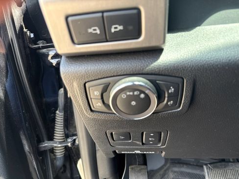 Used 2019 Ford F350 Platinum w/ Platinum Ultimate Package AWD/4WD image 22