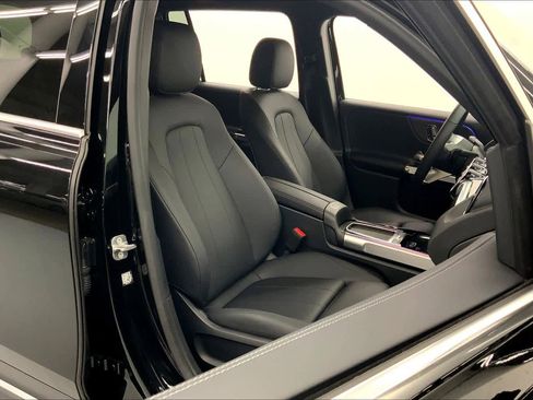 Used 2026 Mercedes-Benz GLB 250 image 11