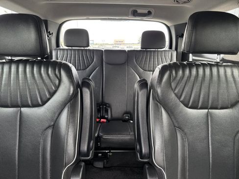 Used 2024 Hyundai Palisade Limited FWD image 19
