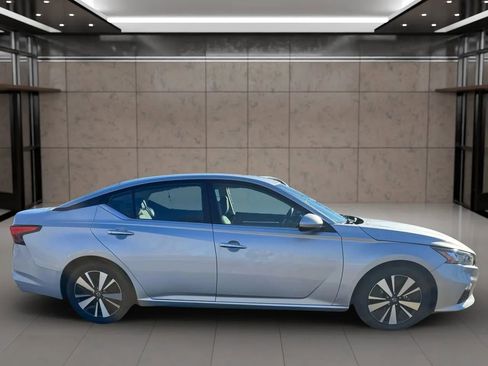 Used 2022 Nissan Altima 2.5 SV image 7