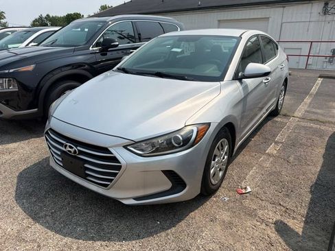 Used 2017 Hyundai Elantra SE w/ Cargo Package FWD image 1