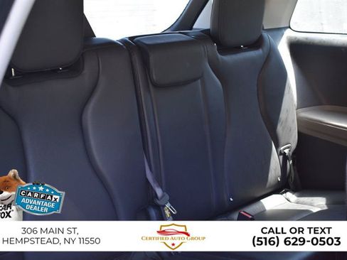 Used 2025 Kia Carnival FWD image 32