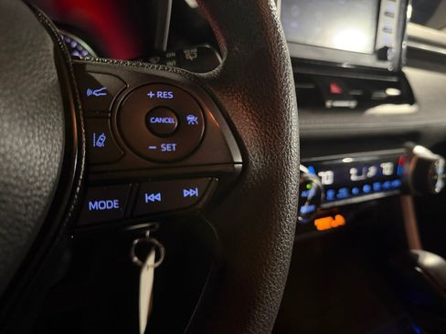 Used 2021 Toyota RAV4 LE image 20