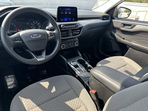 Used 2022 Ford Escape SE w/ SE Sport Appearance Package image 9