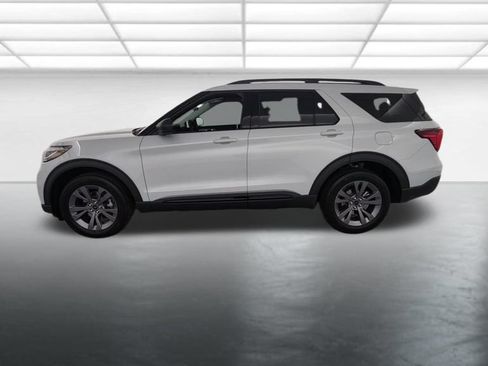 New 2026 Ford Explorer Active w/ Active Comfort Package AWD/4WD image 4