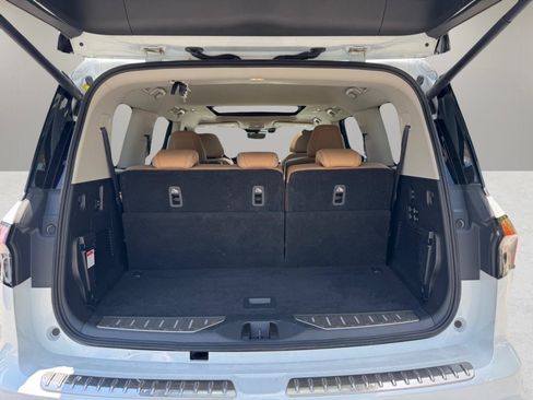 Used 2025 INFINITI QX80 Sensory w/ Exterior Package AWD/4WD image 12