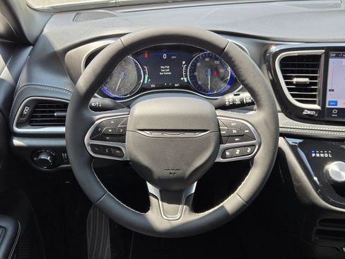 New 2027 Chrysler Pacifica Select FWD image 25